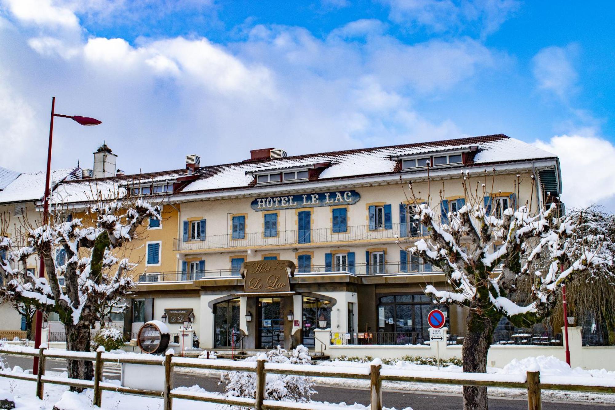 Hôtel-Restaurant Le Lac Malbuisson Extérieur photo