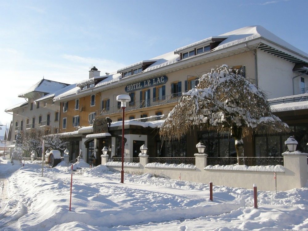 Hôtel-Restaurant Le Lac Malbuisson Extérieur photo